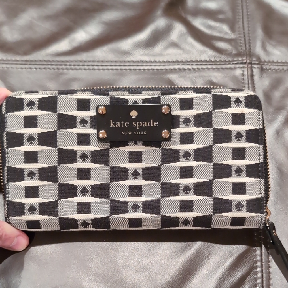 Kate Spade Black and Cream Checkered Wallet